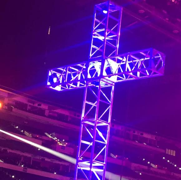 Meet your Posher, Beth - Picture 1 of 1